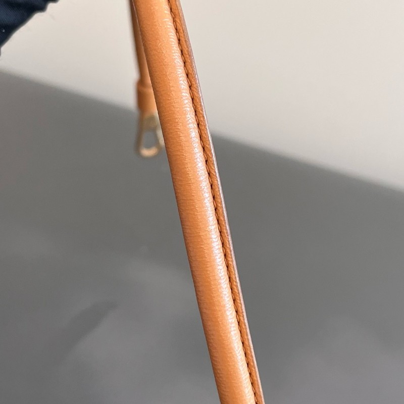 Burberry 埃倫匹亞月半包 手提包-21