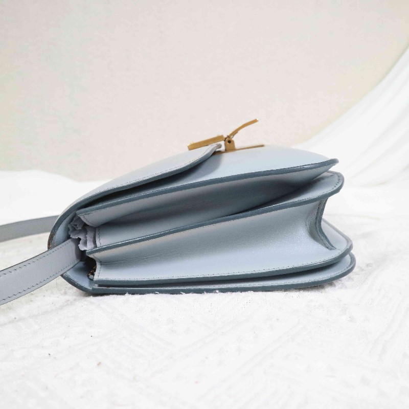 CELINE 中號 霧霾藍金扣 BOX-4