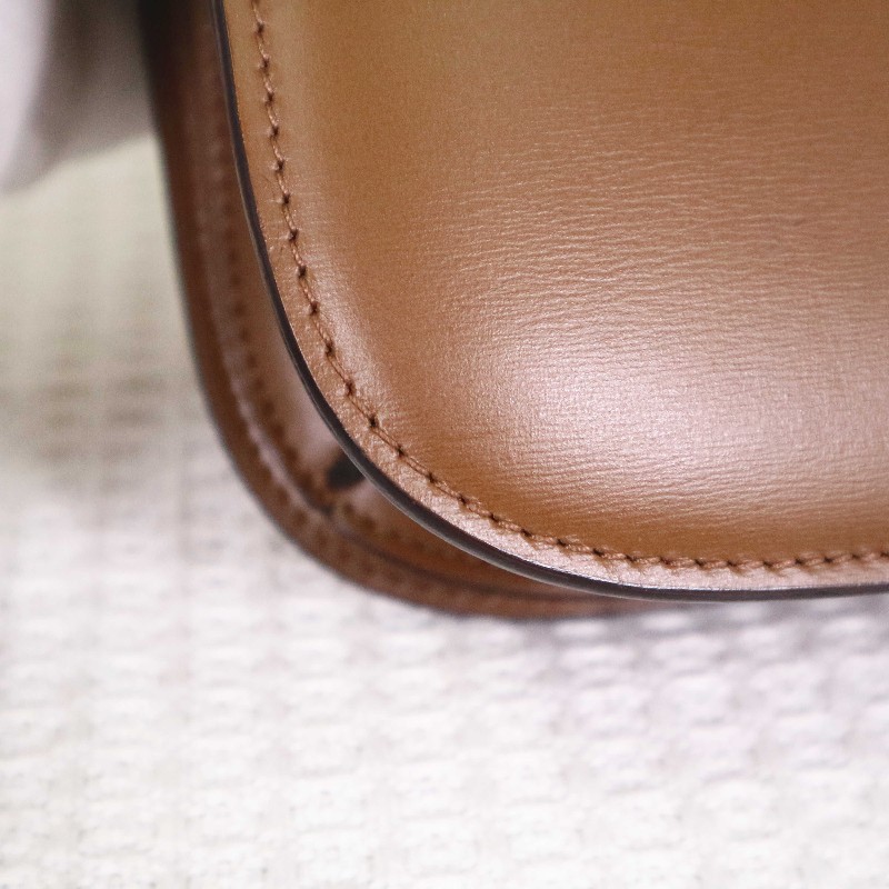 CELINE 中號 最熱賣焦糖棕金扣 BOX 牛皮 肩背包-9