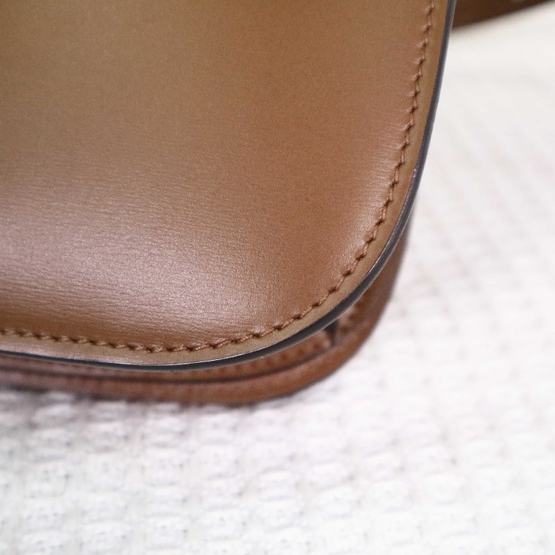 CELINE 中號 最熱賣焦糖棕金扣 BOX 牛皮 肩背包-11