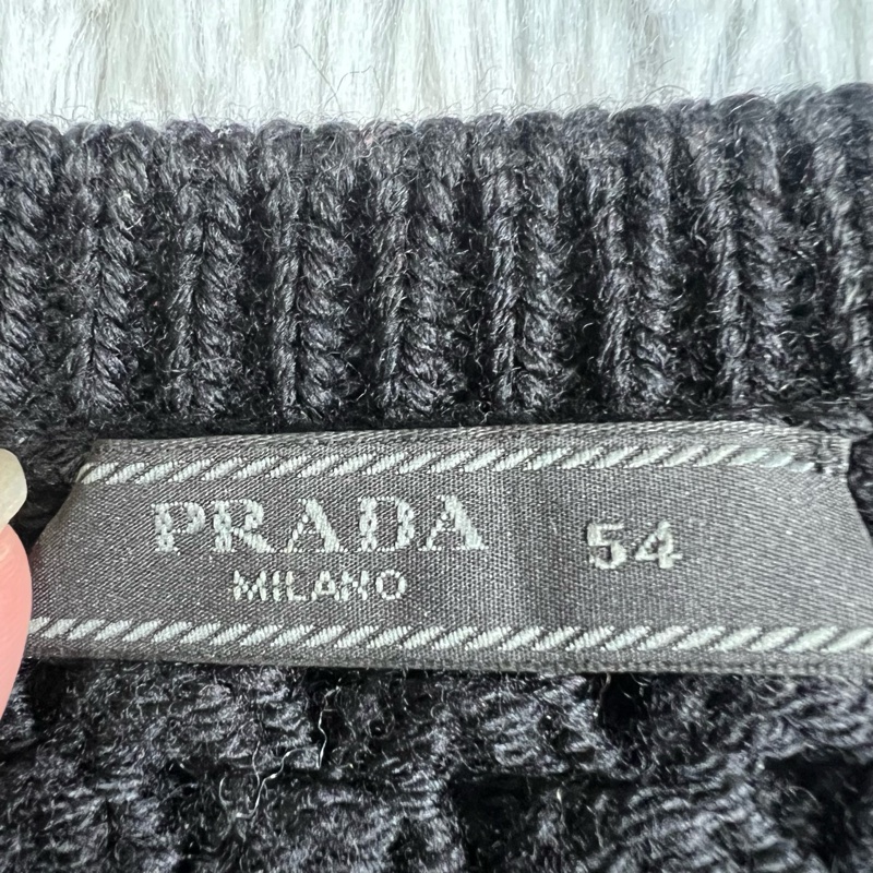 Prada 羊絨圓領毛衣 專櫃七萬多 超低售🔥-2