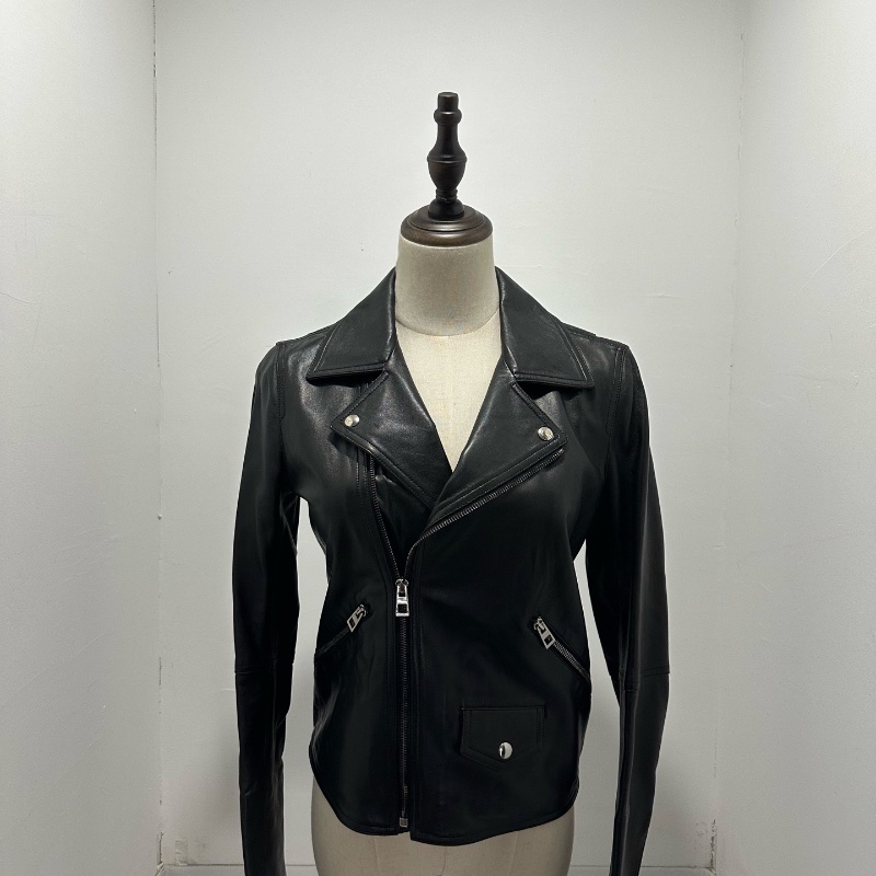 ❤️LOEWE 皮衣-0