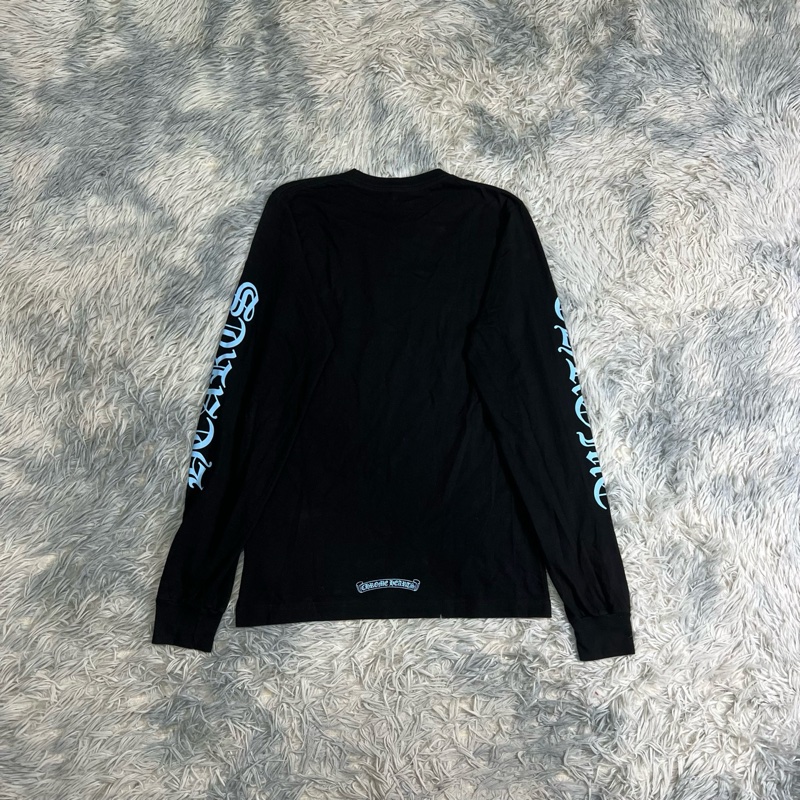 🖤💙 克羅心 黑底藍字領口梵文 長袖-1