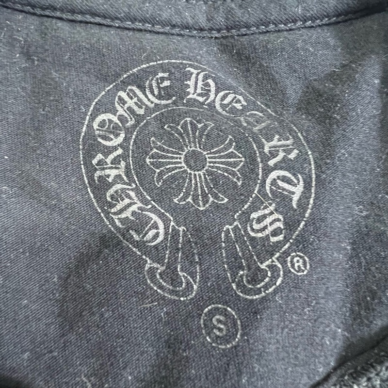 🖤💙 克羅心 黑底藍字領口梵文 長袖-2