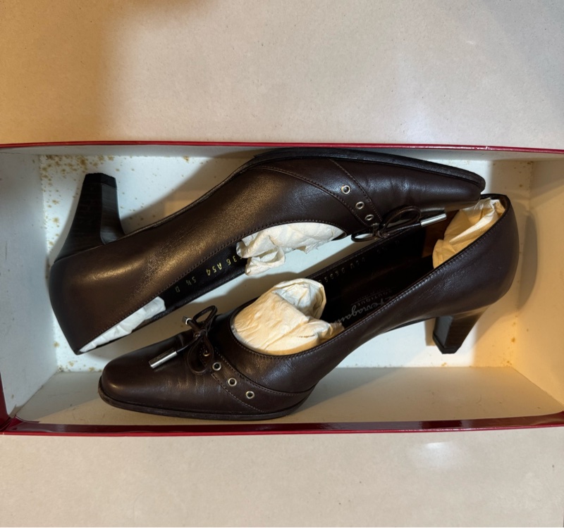 Salvatore Ferragamo深咖啡色高跟鞋5.5-5