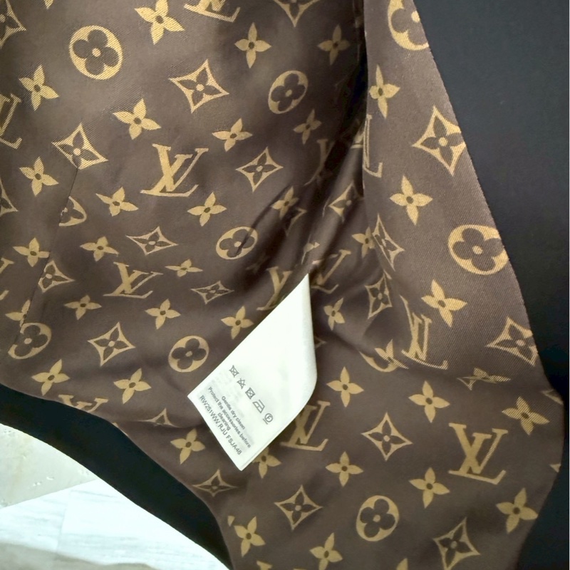 LV V領老花內裡黑色西裝外套 36碼-9