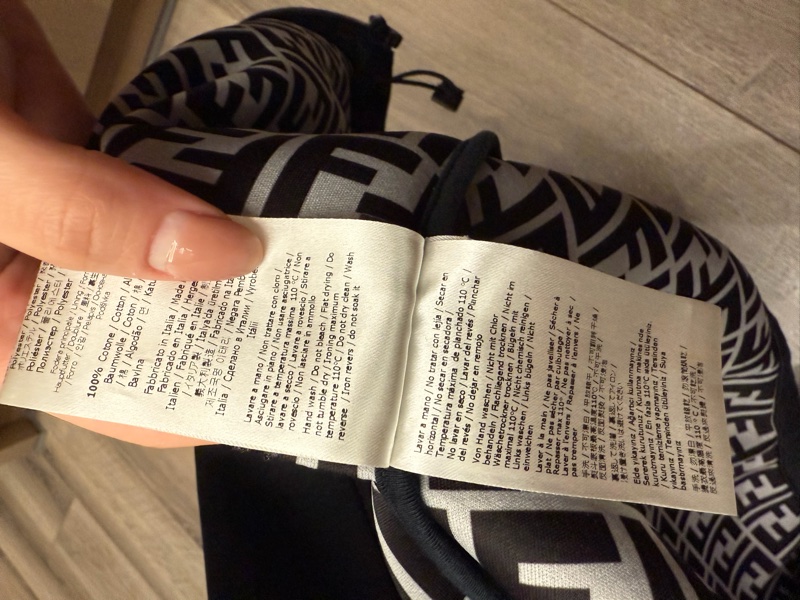 可議價冬天限定✨FENDI男款黑色連帽外套-9