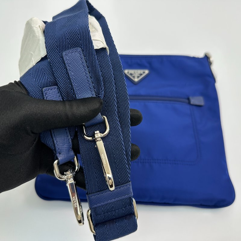 PRADA 可調式肩帶尼龍斜背包 藍色-8