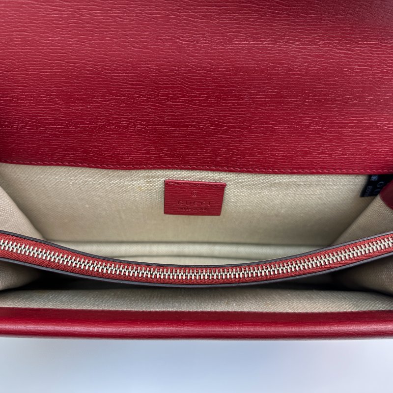 GUCCI 女士 Dionysus 虎頭搭扣印花皮革肩/斜背包，紅色花卉圖案-5