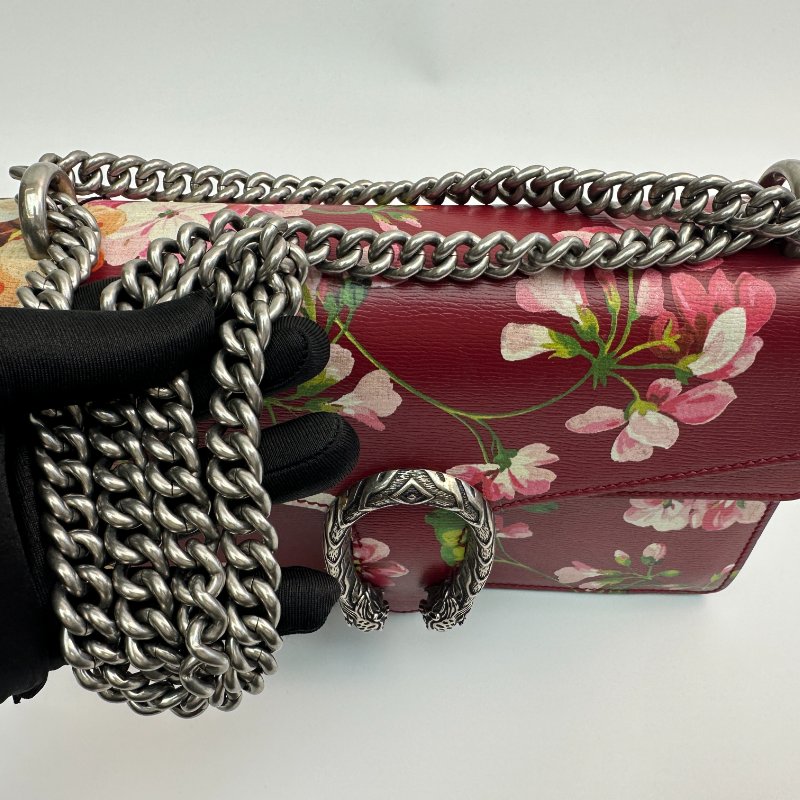 GUCCI 女士 Dionysus 虎頭搭扣印花皮革肩/斜背包，紅色花卉圖案-7