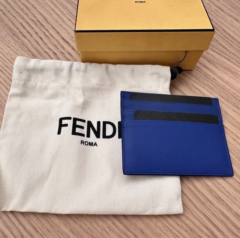 Fendi藍黑撞色造型款卡夾-4