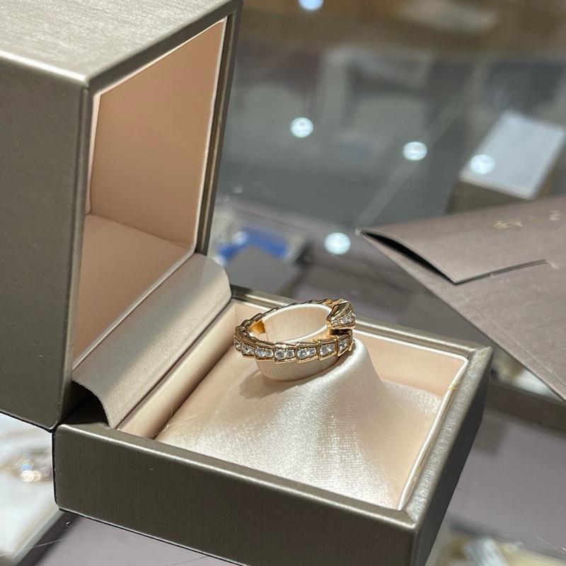 Bvlgari宝格丽窄版玫瑰金满钻蛇戒-3