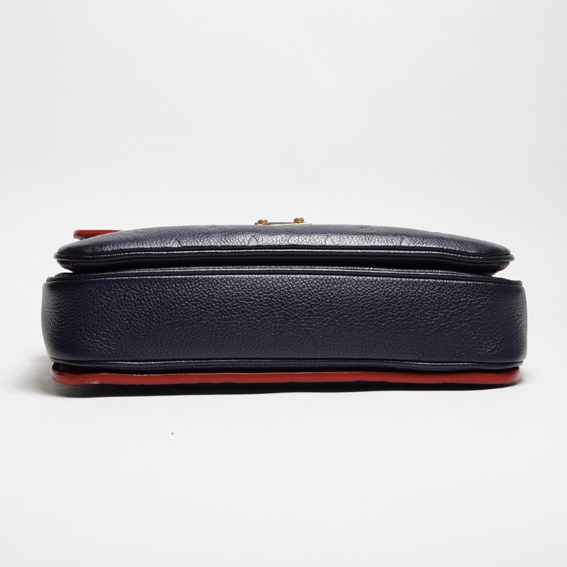 Louis Vuitton  Monogram Empreinte Pochette Metis 海軍藍-4
