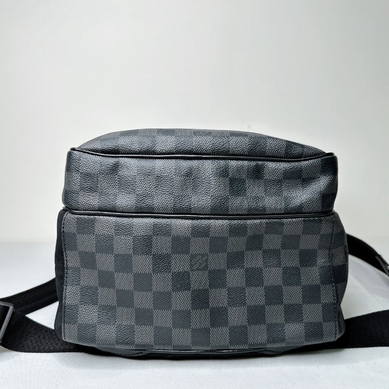 LV MICHAEL Damier黑棋盤雙肩背包-10