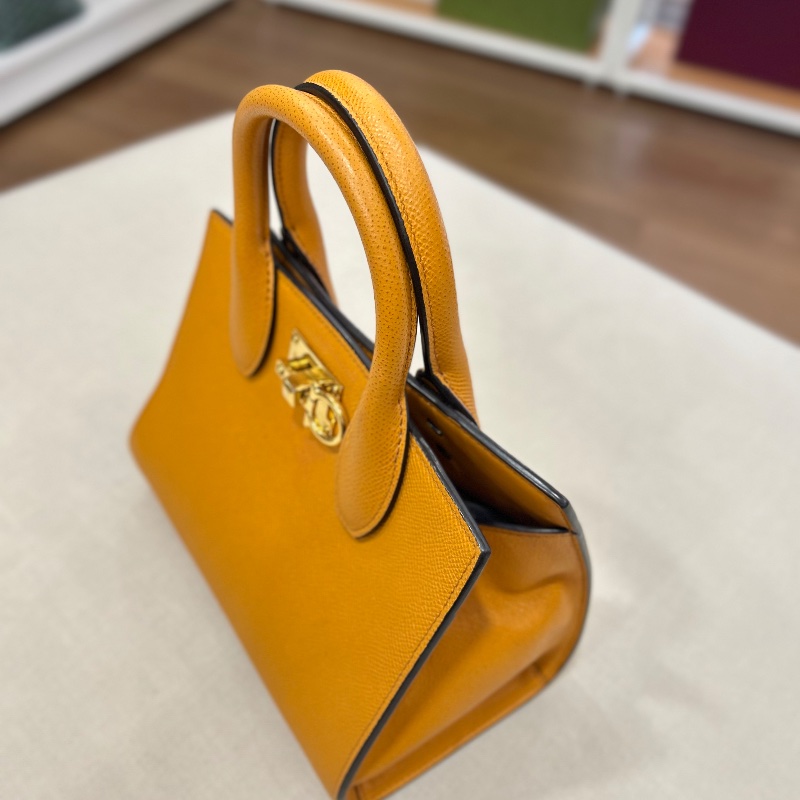 Ferragamo The Studio Box 手提包 2023年-10