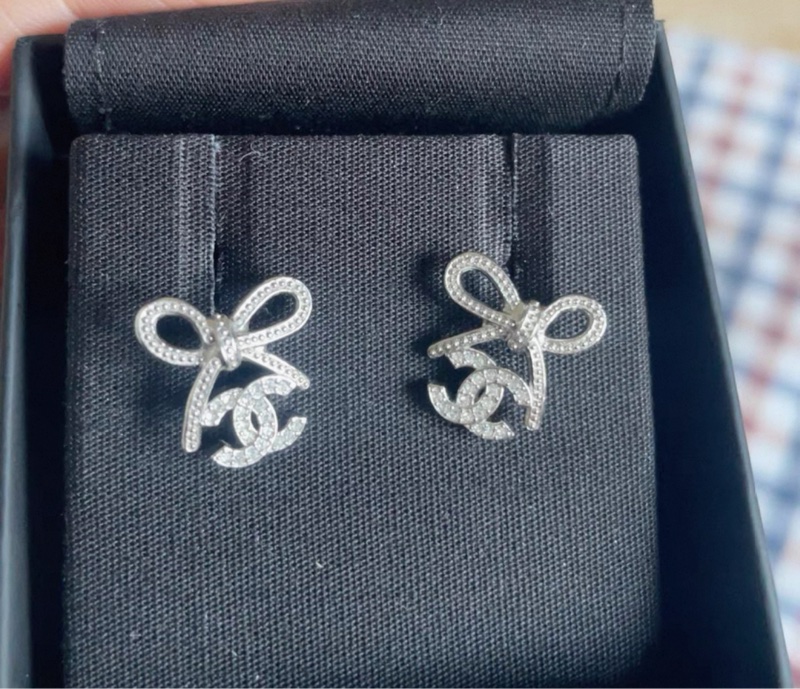 Chanel 25K earrings-1