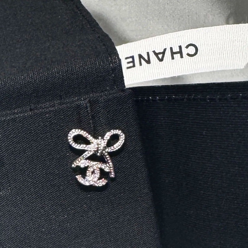 Chanel 25K earrings-4