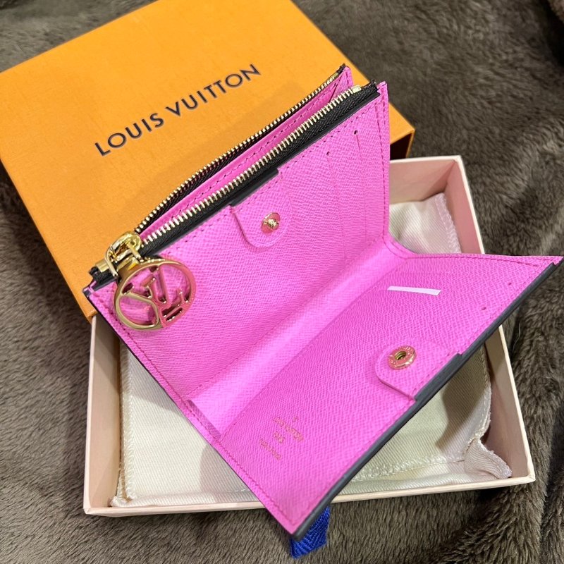 LV Louis Vuitton Lisa (M1138)全新錢包 皮夾 狂賀雙11 只要$13000-4