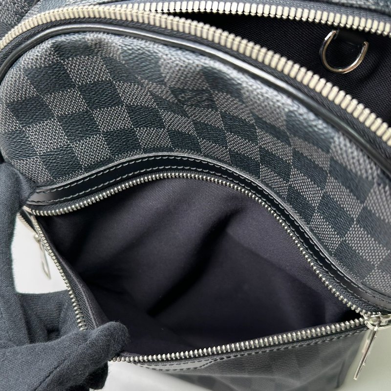 LV MICHAEL Damier黑棋盤雙肩背包-8