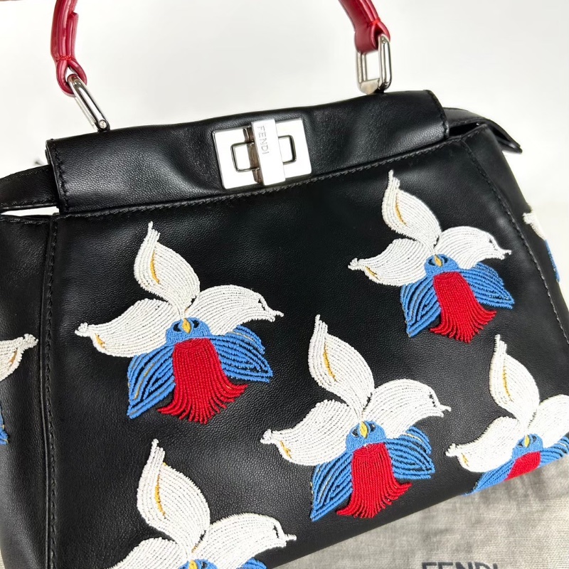 Fendi Peekaboo 蘭花繡花斜跨包 限量款-5