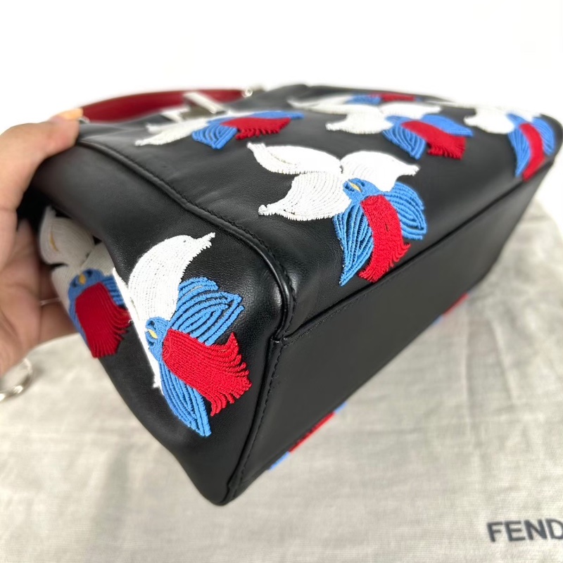 Fendi Peekaboo 蘭花繡花斜跨包 限量款-12