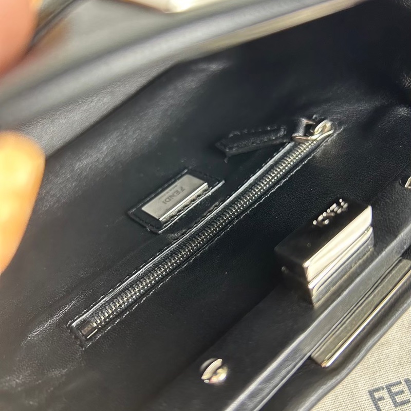 Fendi Peekaboo 蘭花繡花斜跨包 限量款-16