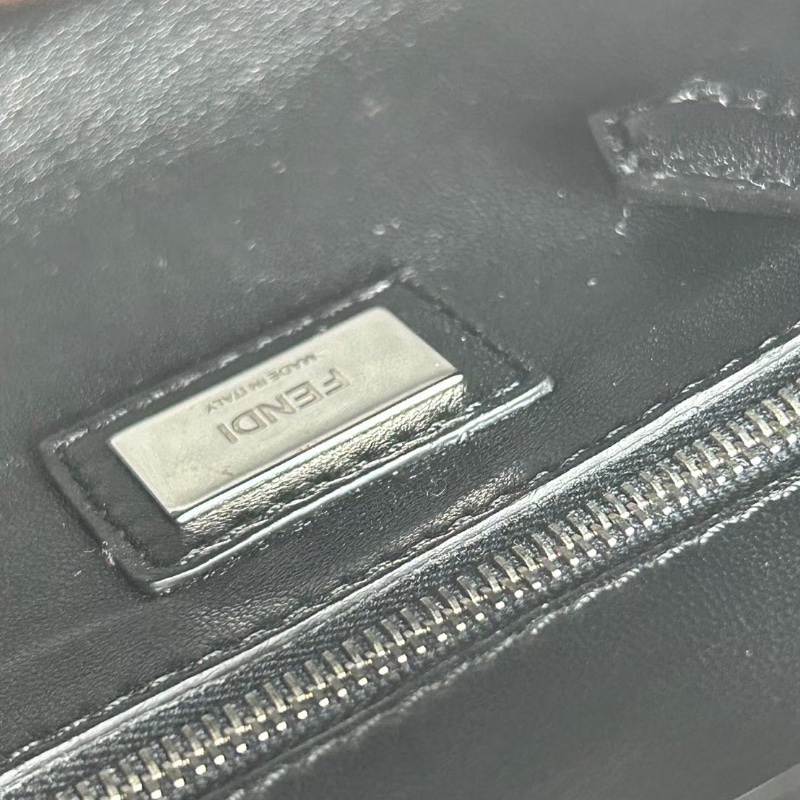 Fendi Peekaboo 蘭花繡花斜跨包 限量款-18