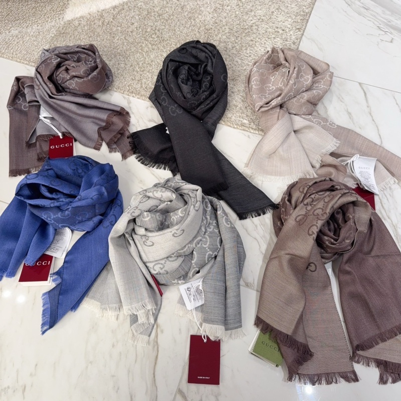 Gucci 圍巾🧣 灰 杏 黑 約11月底到-5