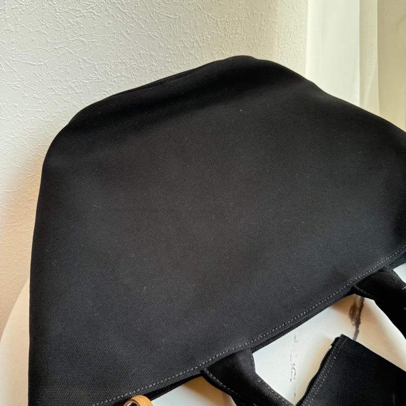 Prada手提帆布包💕💕💕💕兩用 送小包 還有背帶斜背 最殺價格-9