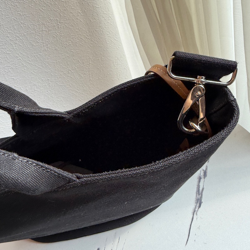 Prada手提帆布包💕💕💕💕兩用 送小包 還有背帶斜背 最殺價格-14