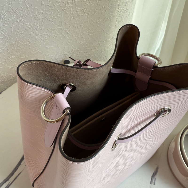 Lv epi粉色水桶bb 很好看的epi❤️now-7