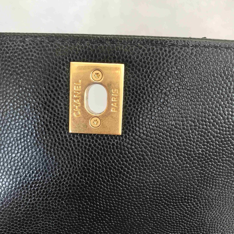 chanel coco handle mini 23p荔枝皮黑金芯片款 附件塵袋 盒子 23年票 尺寸約19*14*7cm-10