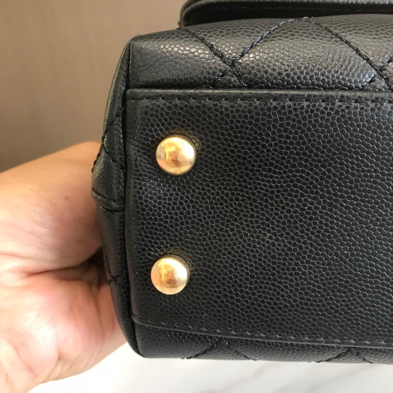 chanel coco handle mini 23p荔枝皮黑金芯片款 附件塵袋 盒子 23年票 尺寸約19*14*7cm-20
