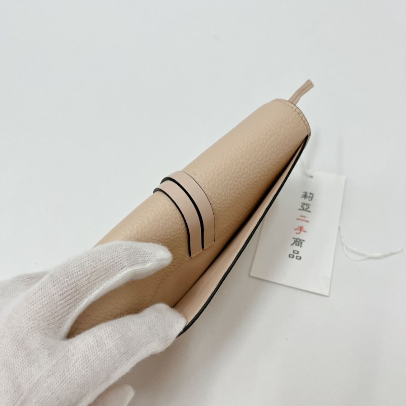 莉亞精品♡Chloe 粉膚色長夾 九新美品-3