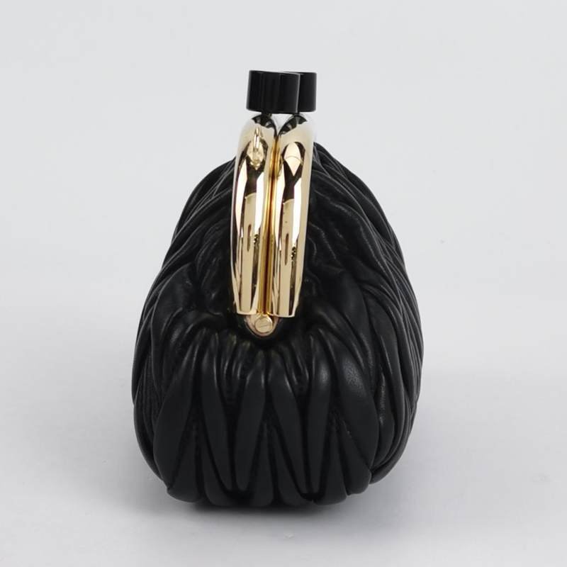 Miu Miu Belle羊皮純色褶皺字母logo斜挎包-2