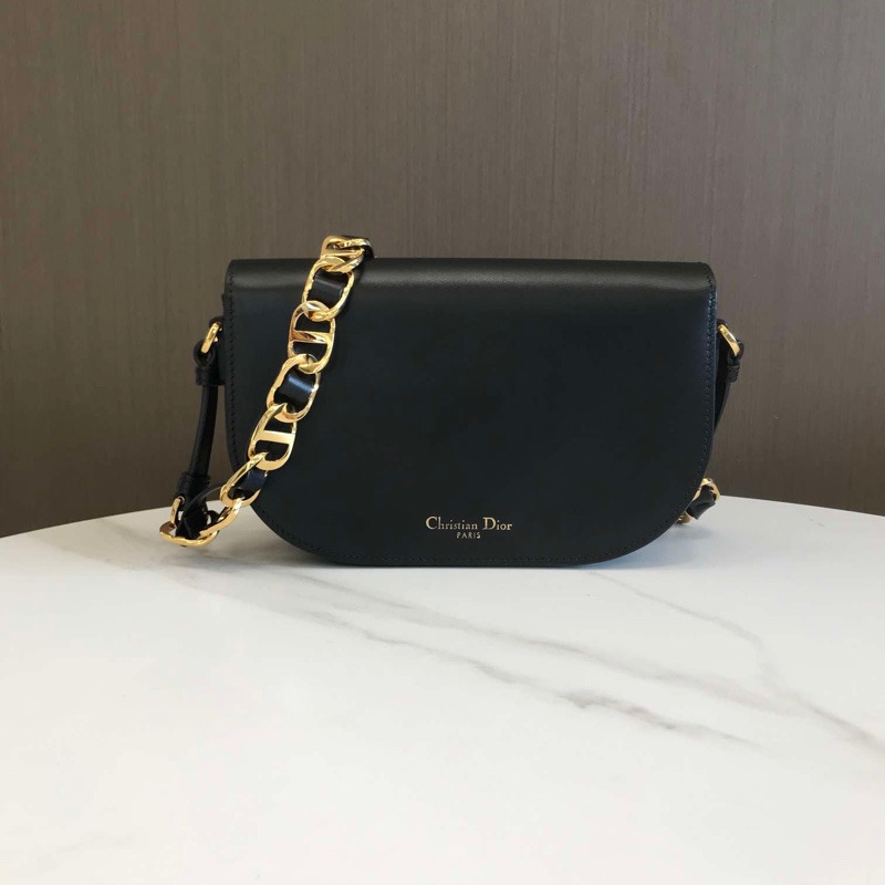 Dior CD Signature黑色光面牛皮 CD压花标志翻盖单肩斜挎包-1