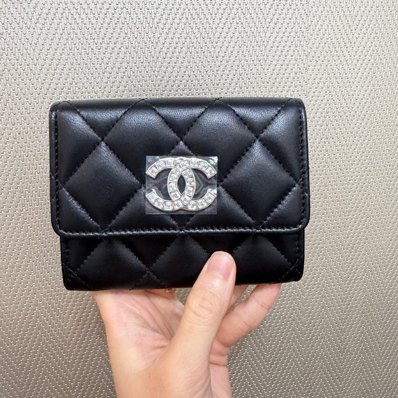 Chanel 黑羊皮方鑽Logo零錢卡包AP3988-0