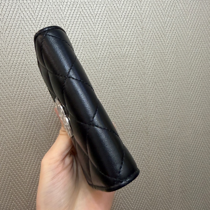 Chanel 黑羊皮方鑽Logo零錢卡包AP3988-4