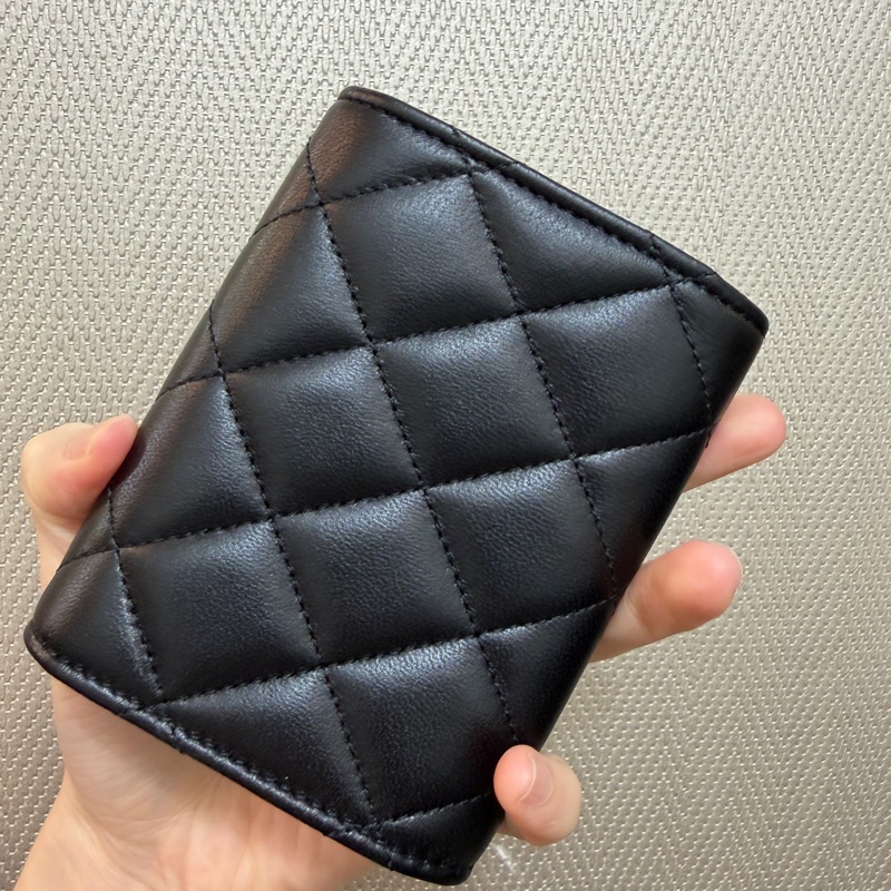 Chanel 黑羊皮方鑽Logo零錢卡包AP3988-5