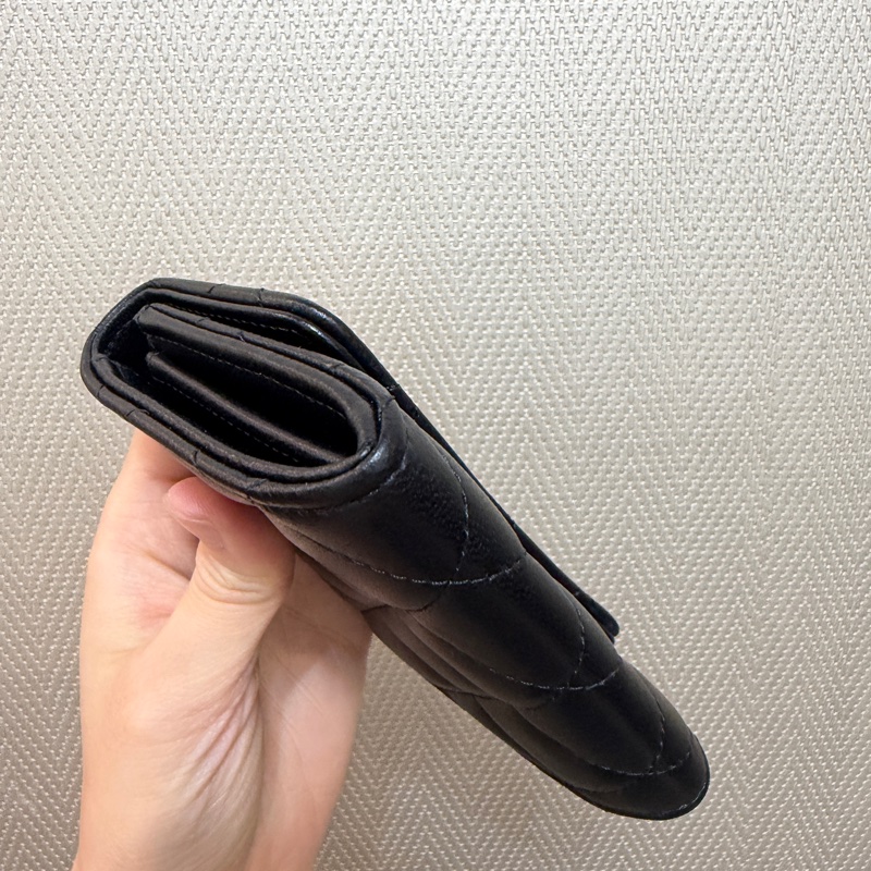 Chanel 黑羊皮方鑽Logo零錢卡包AP3988-7