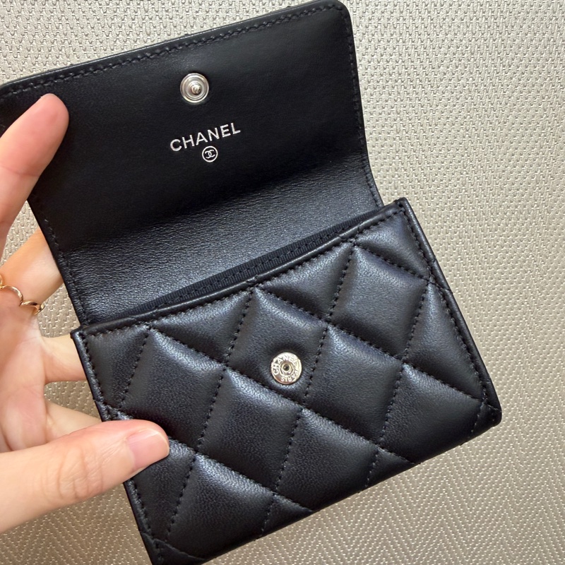 Chanel 黑羊皮方鑽Logo零錢卡包AP3988-9
