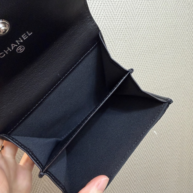 Chanel 黑羊皮方鑽Logo零錢卡包AP3988-10