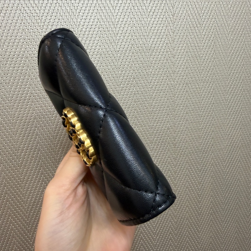 Chanel 黑羊皮19系列零錢卡包AP1790-4