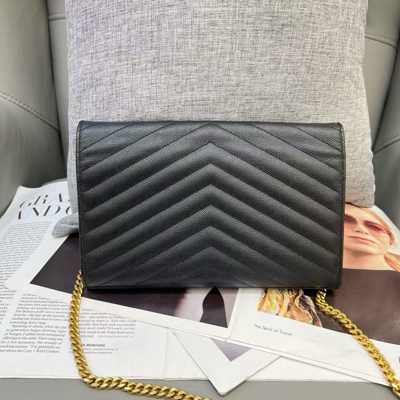 YSL 黑金魚子醬woc信封包-1