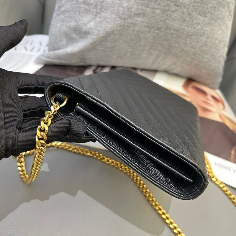 YSL 黑金魚子醬woc信封包-3
