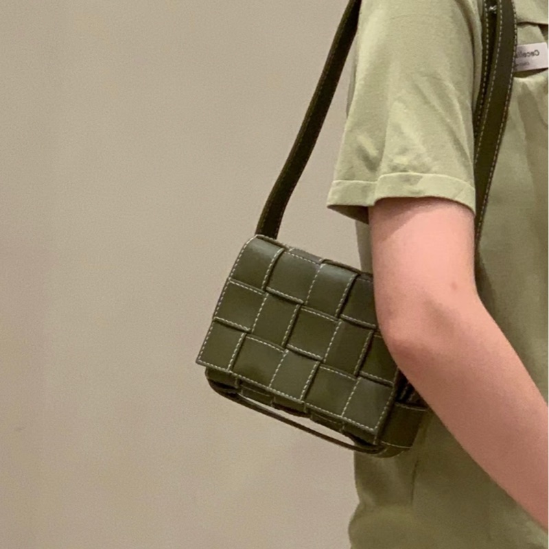 Bottega Veneta葆蝶家 牛皮革 單肩斜挎包 小號-1