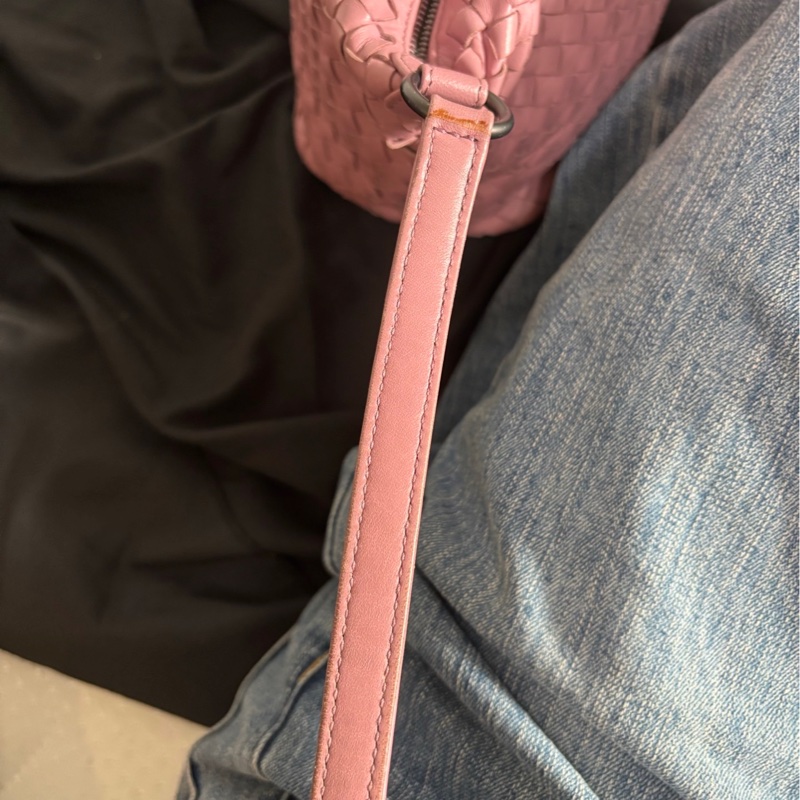 【近新閒置❤️】bv 乾枯玫瑰粉小號飯盒包 手提包 單肩包-6