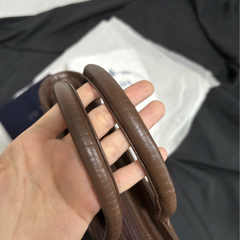 【近新閒置❤️】 prada 深棕色小羊皮小方包 手提包-1