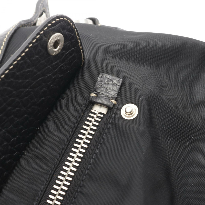 PRADA 黑色尼龍皮革單肩斜背包，二手女款-9