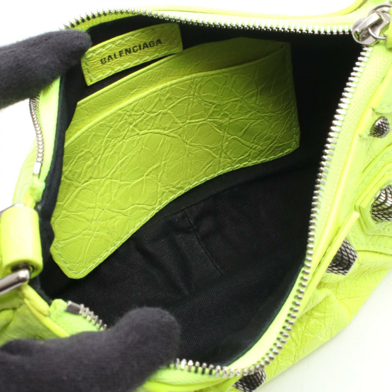 BALENCIAGA LE CAGOLE MINI BB 鏈條斜背包,皮革材質,螢光黃-2